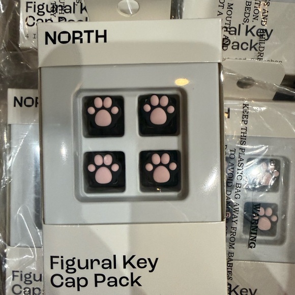 North Pink Paw Key Cap Pack - Picture 3 of 4